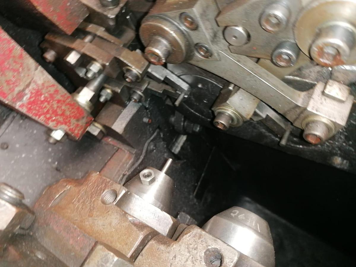 Gebraucht ASAHI OKUMA AOT-10B – 2 Matrizen / 2-Schlag Mehrstufenpresse (Cold Header)