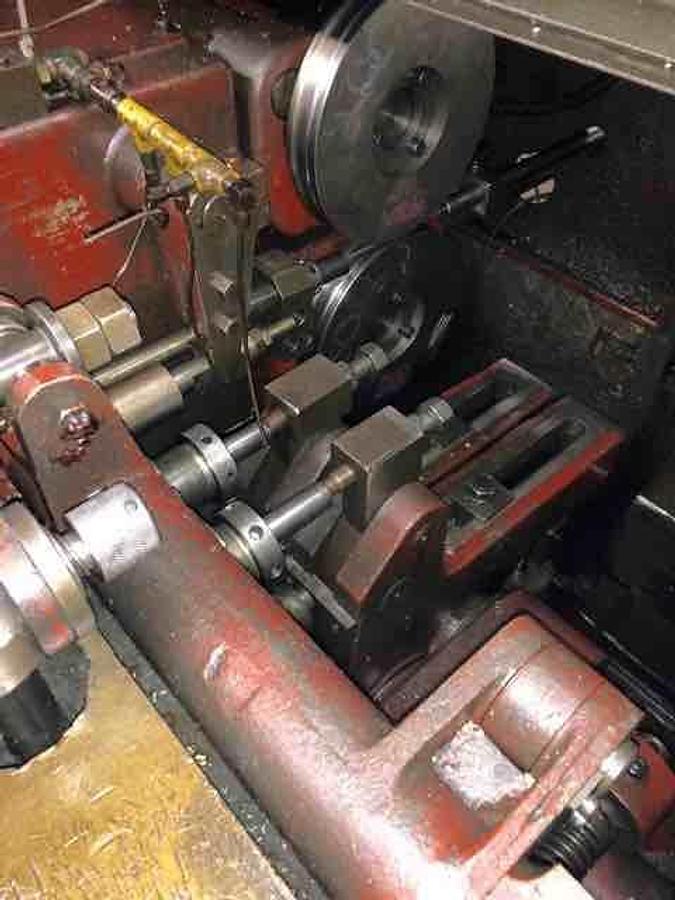 Gebraucht ASAHI OKUMA AOT-10B – 2 Matrizen / 2-Schlag Mehrstufenpresse (Cold Header)