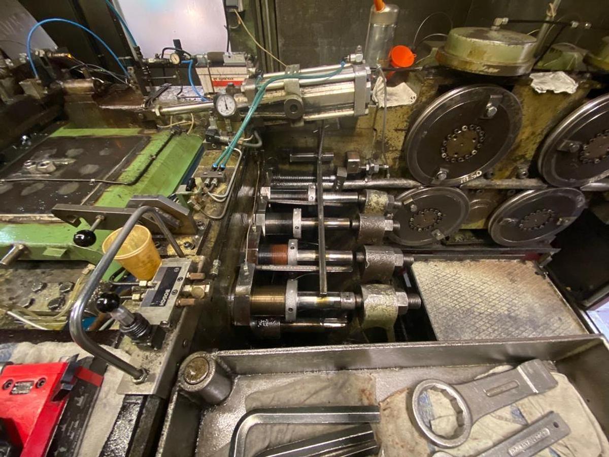 Gebraucht NEDSCHROEF HPT 6 – 4 Matrizen / 7-Stufen Mehrstufenpresse (Boltmaker)