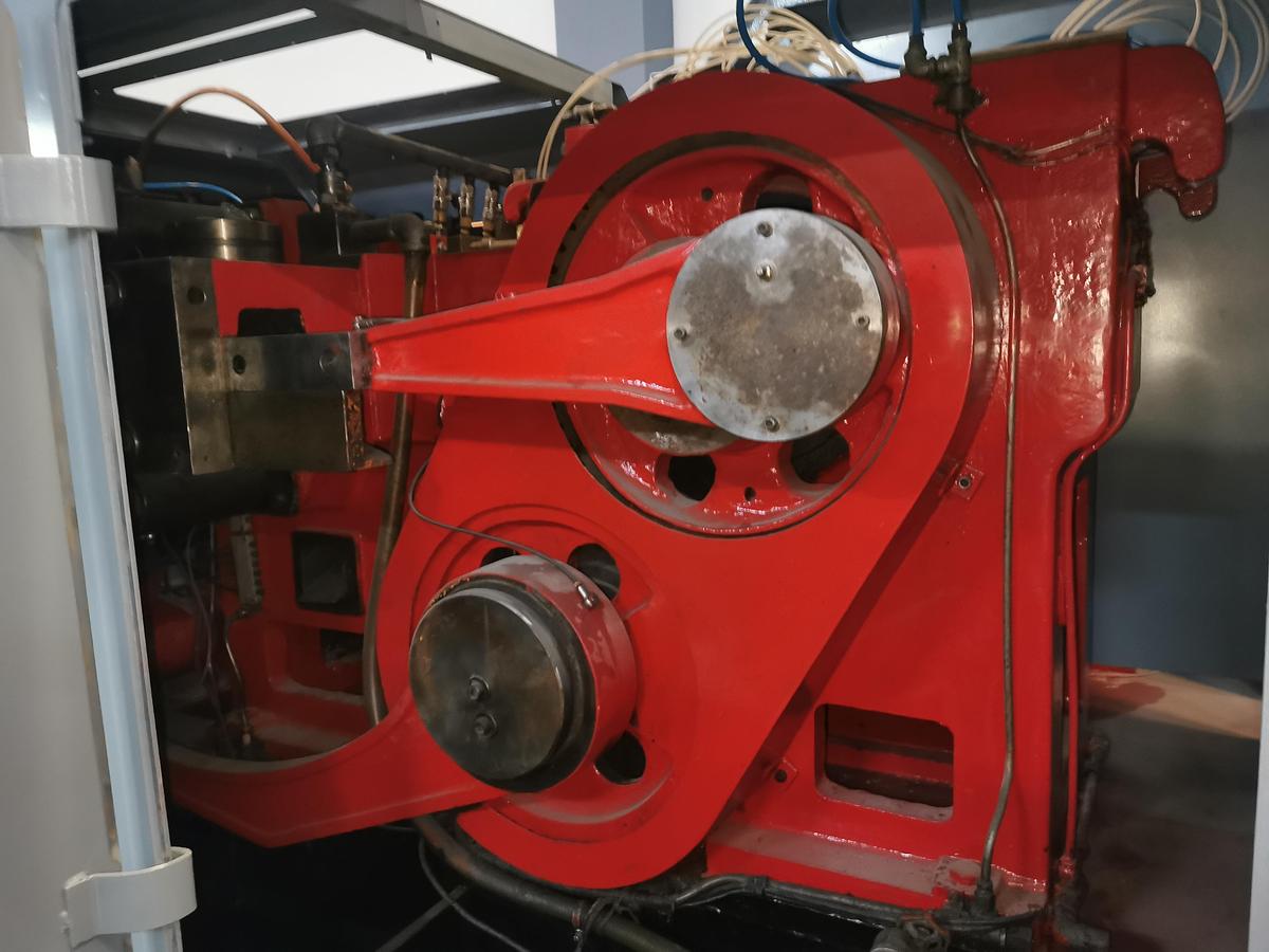 Gebraucht CHUN ZU CBF 63S – 3 Matrizen / 3-Stufen Mehrstufenpresse (Bolt Former)