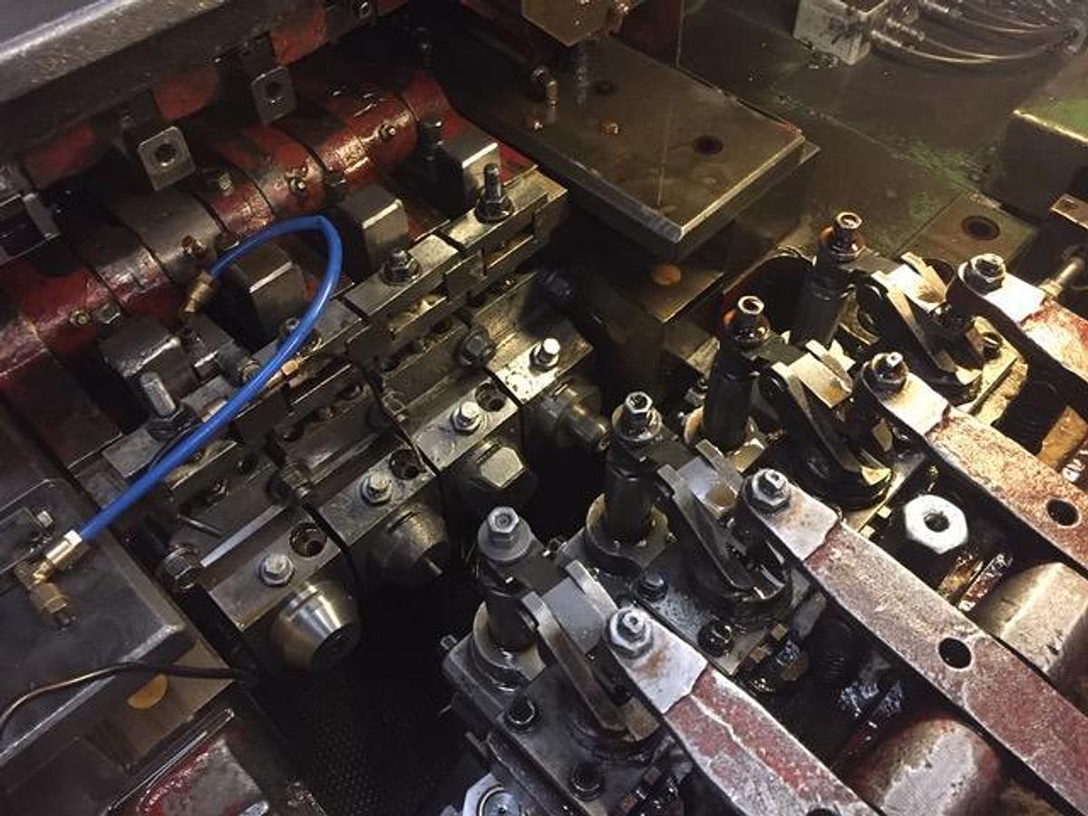 Gebraucht SACMA SP-25U – 4 Matrizen / 4-Schlag Mehrstufenpresse (Cold Header)