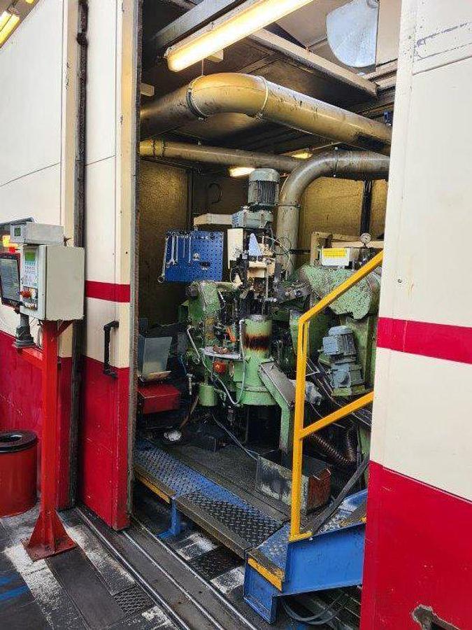 Gebraucht NEDSCHROEF BL4 – 4 Matrizen / 7-Stufen Mehrstufenpresse (Boltmaker)