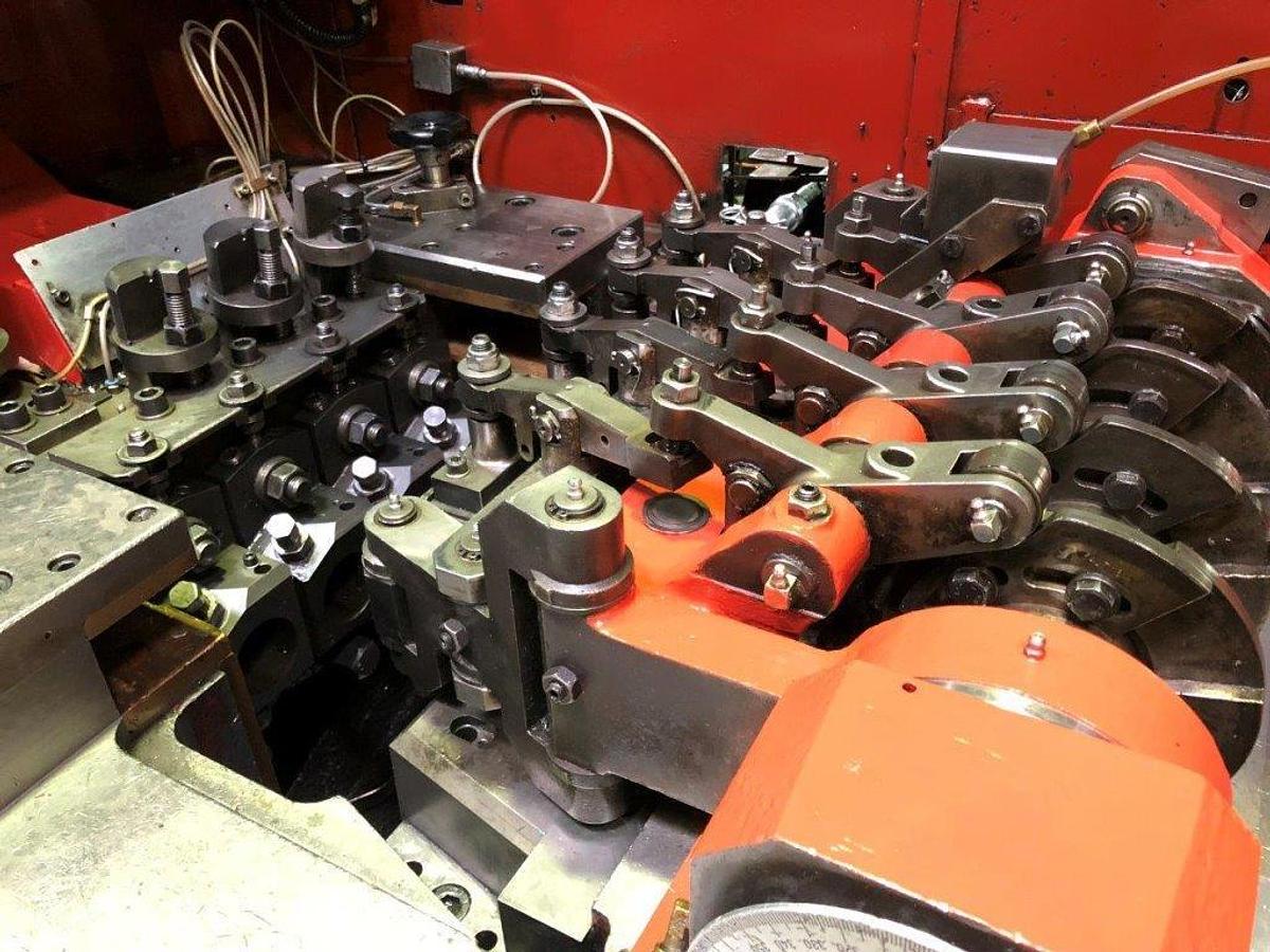 Gebraucht SACMA SP37 – 7-Stufen / 4-Matrizen Mehrstufenpresse (Boltmaker)