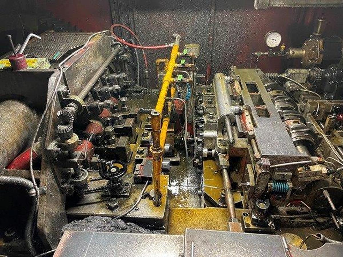 Gebraucht ASAHI OKUMA BF-1310-3 – 3 Matrizen / 3-Stufen Mehrstufenpresse (Progressive Header)