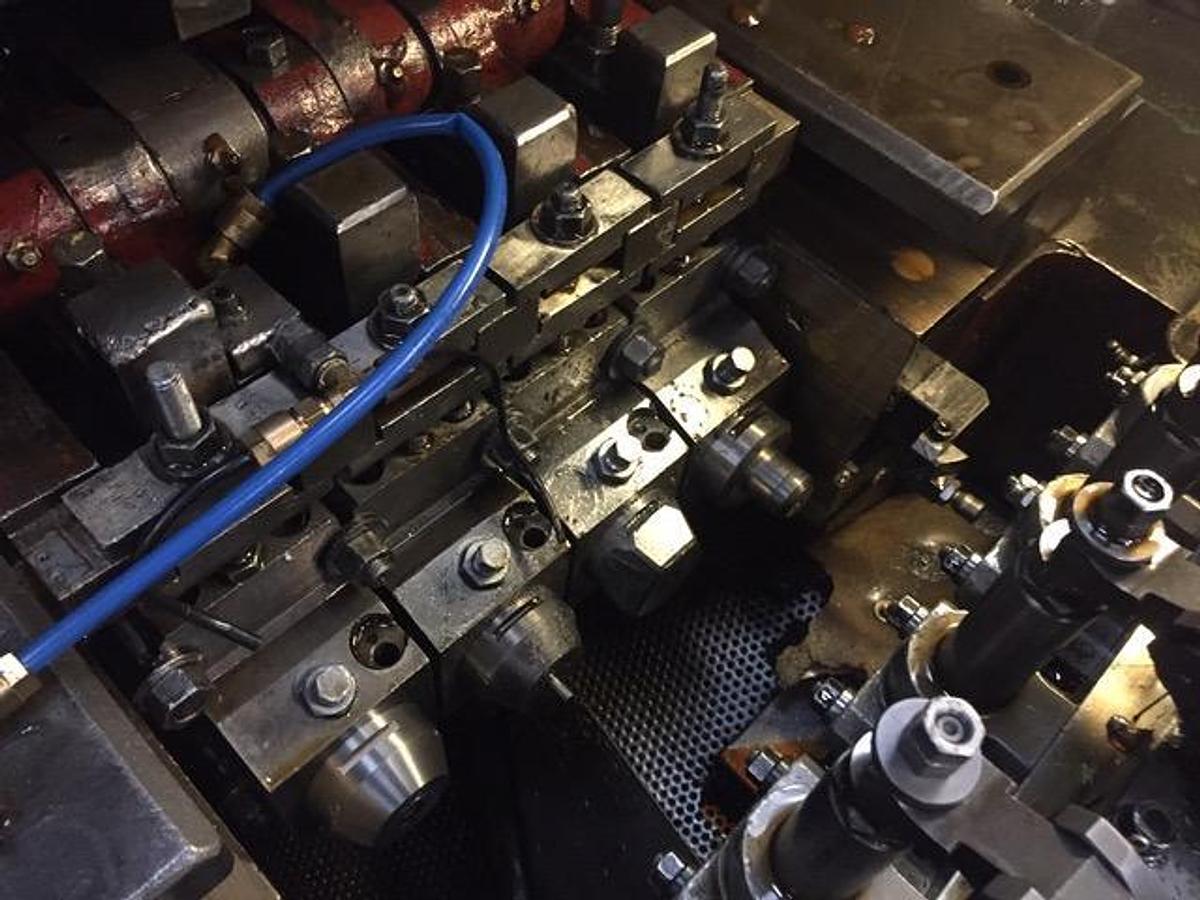 Gebraucht SACMA SP-25U – 4 Matrizen / 4-Schlag Mehrstufenpresse (Cold Header)