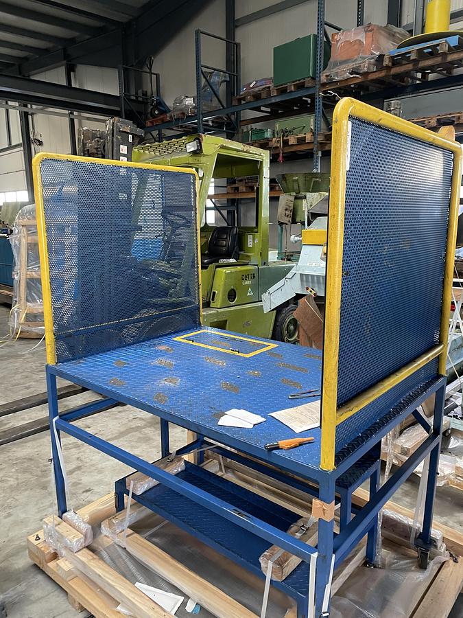 Gebraucht ASAHI OKUMA BF-1310-3 – 3 Matrizen / 3-Stufen Mehrstufenpresse (Progressive Header)