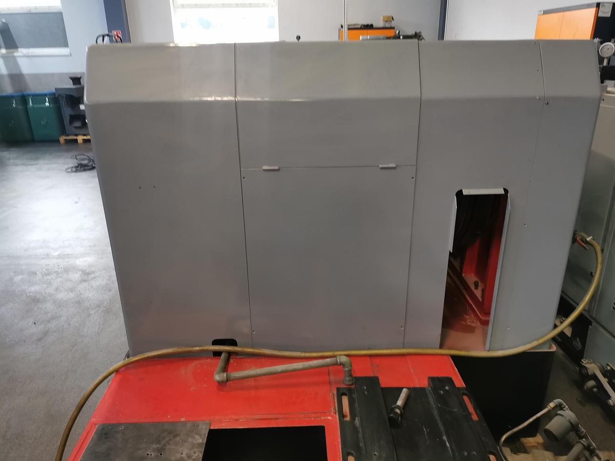 Gebraucht CHUN ZU CBF 63S – 3 Matrizen / 3-Stufen Mehrstufenpresse (Bolt Former)