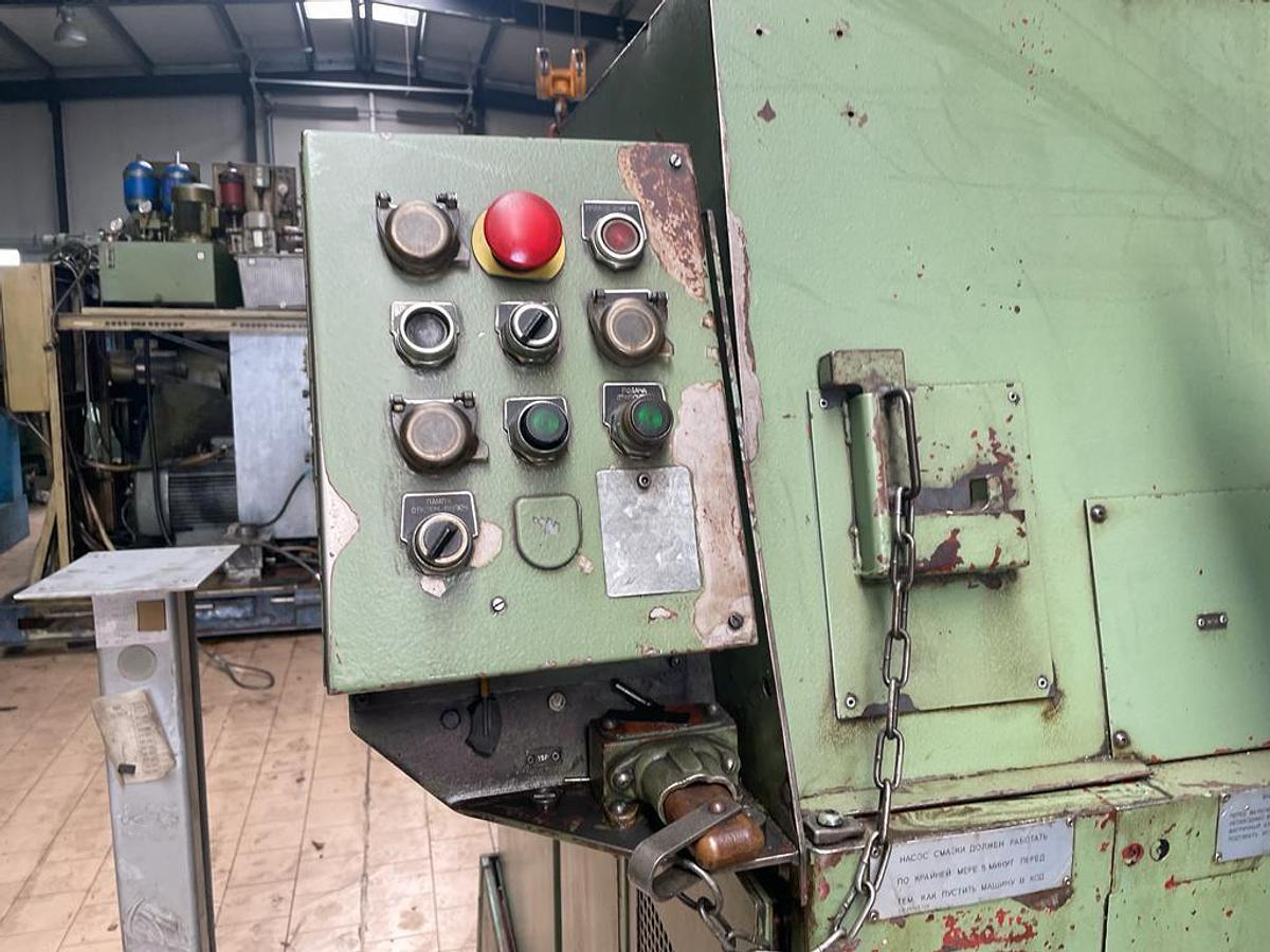 Gebraucht 1980 NATIONAL 51 Rivet Header