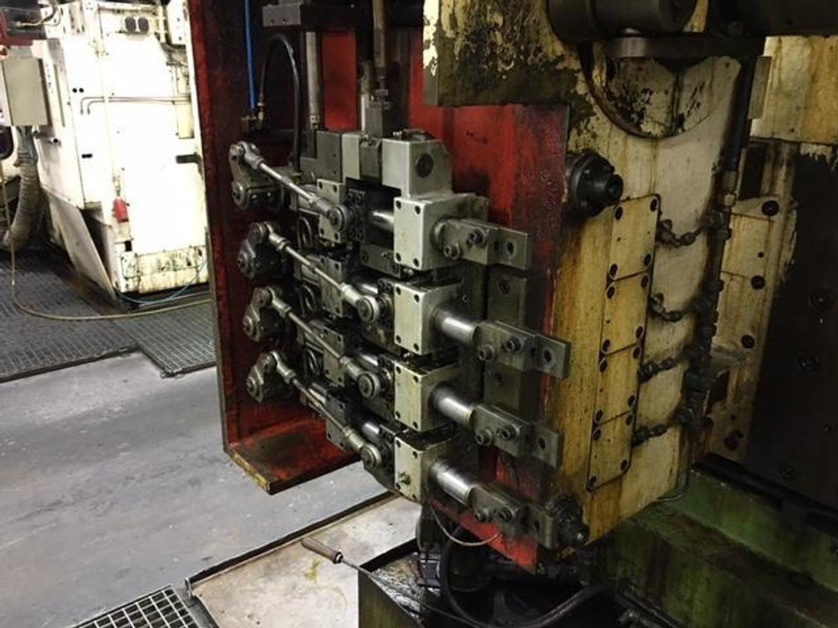 Gebraucht PELTZER & EHLERS GB 35 – 4 Matrizen / 5-Stufen Mehrstufenpresse (Progressive Header)