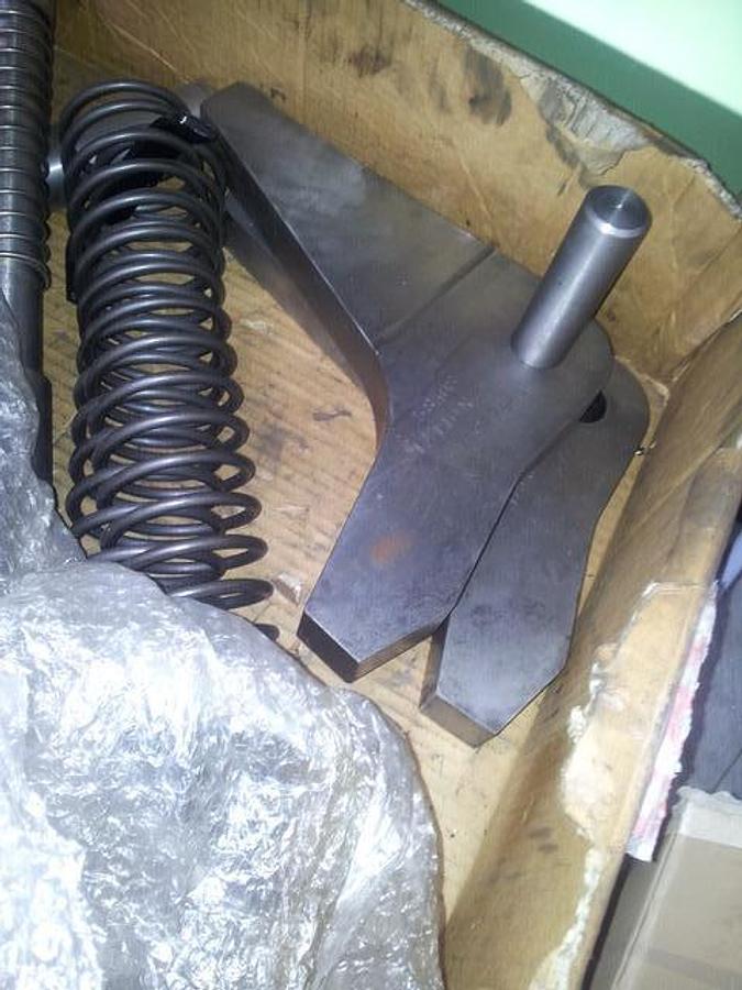 Gebraucht NATIONAL 750 CF – 5 Matrizen / 6-Stufen Parts Former mit Universaltransfer