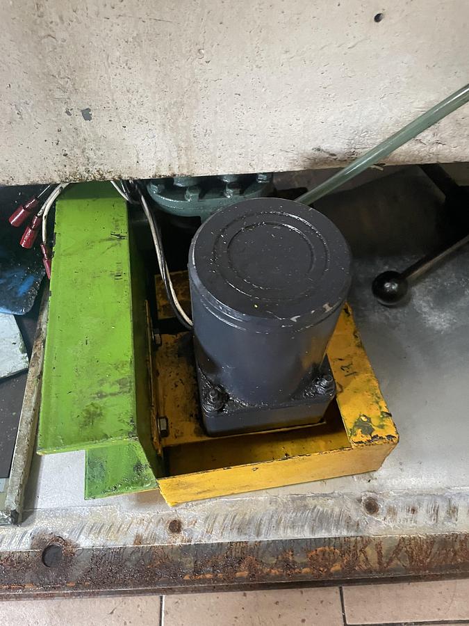 Gebraucht ASAHI OKUMA BF-1310-3 – 3 Matrizen / 3-Stufen Mehrstufenpresse (Progressive Header)