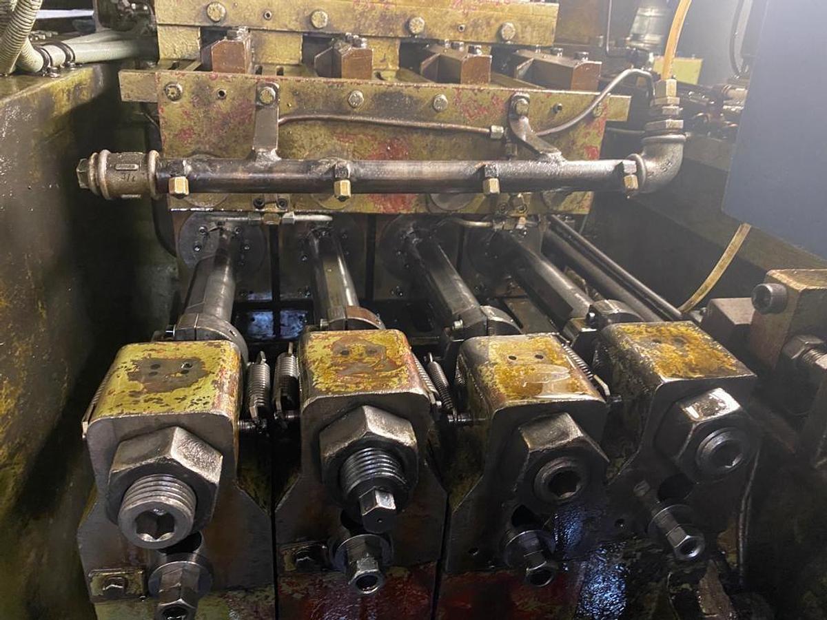 Gebraucht NEDSCHROEF BL4 – 4 Matrizen / 7-Stufen Mehrstufenpresse (Boltmaker)