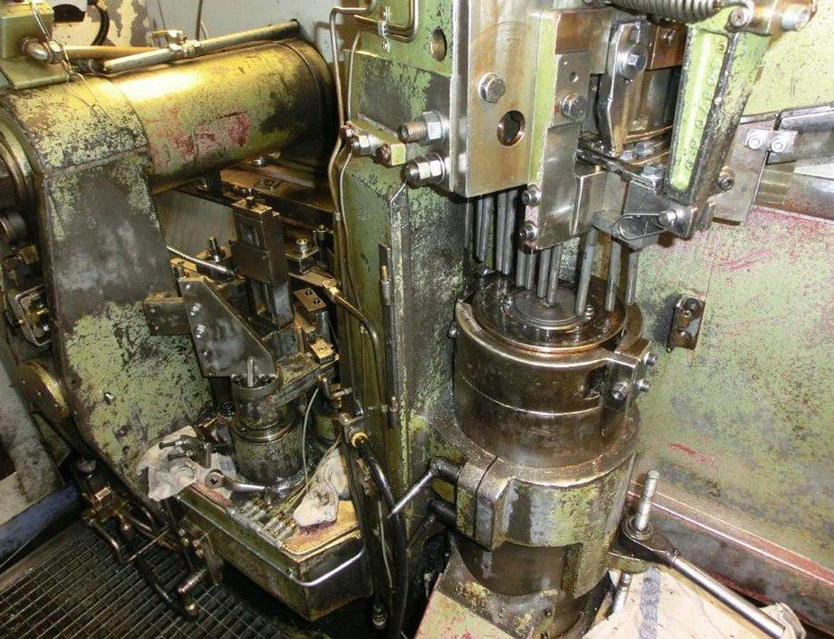 Gebraucht NEDSCHROEF BL4 – 4 Matrizen / 7-Stufen Mehrstufenpresse (Boltmaker)