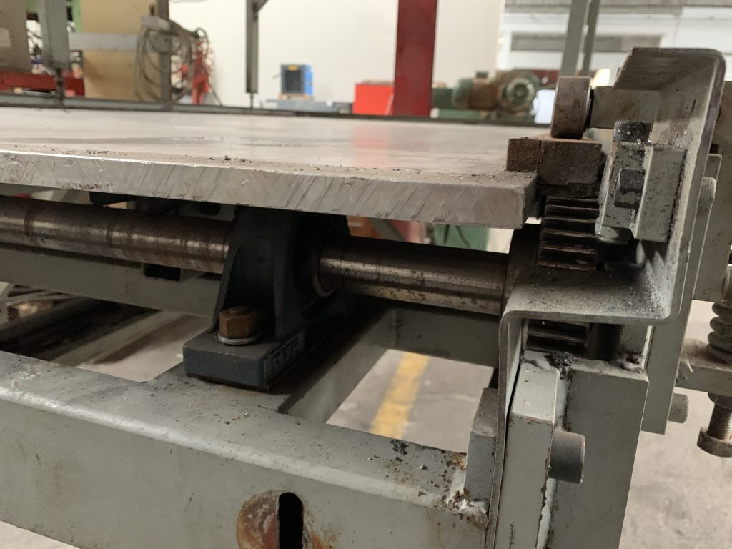 Used Pressa fustellatrice marca Comaco