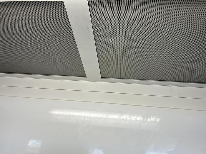 Used Terra Universal 2001-69 ValuLine Vertical 30" x 36" x 73" Laminar Flow Station