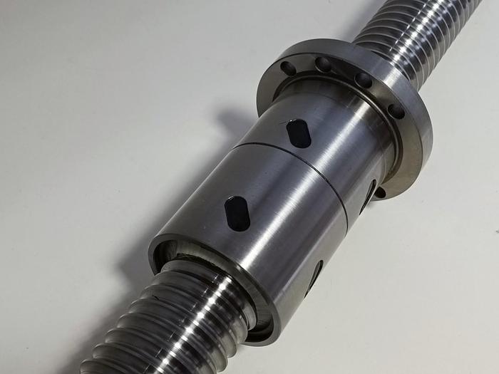 Geschliffener Präzisions Kugelgewindetrieb, 990393, D63x10/8, 1290mm, Honsberg, neu