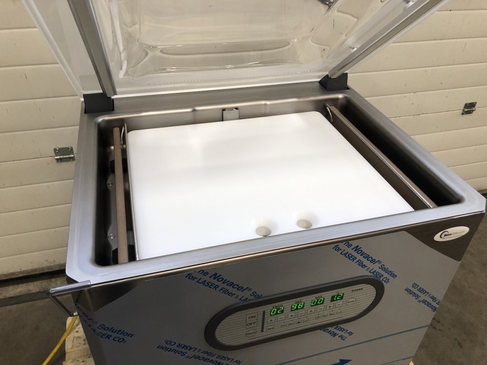 Used Boss Max-F46 vacuum machine