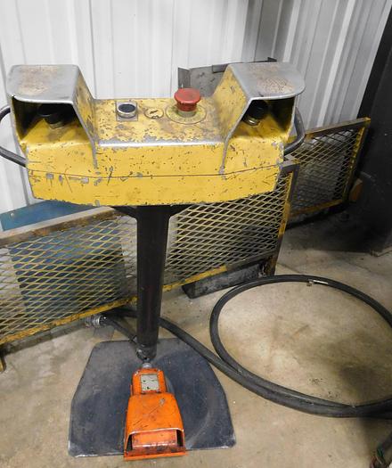 Used 1998 Barcorp 12' x 200 Ton Hydraulic Press Brake 37200