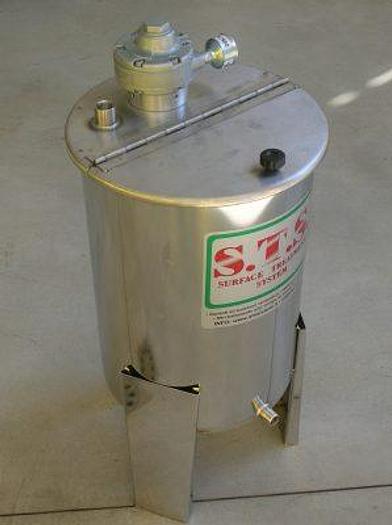 Usato SERBATOIO INOX LT.50 CON AGITATORE PNEUMATICO E COPERCHIO SEMIAPRIBILE