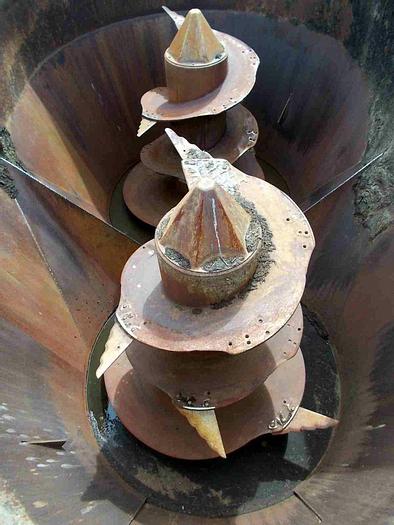 Used Loewen 1022 Vertical Feed Mixer