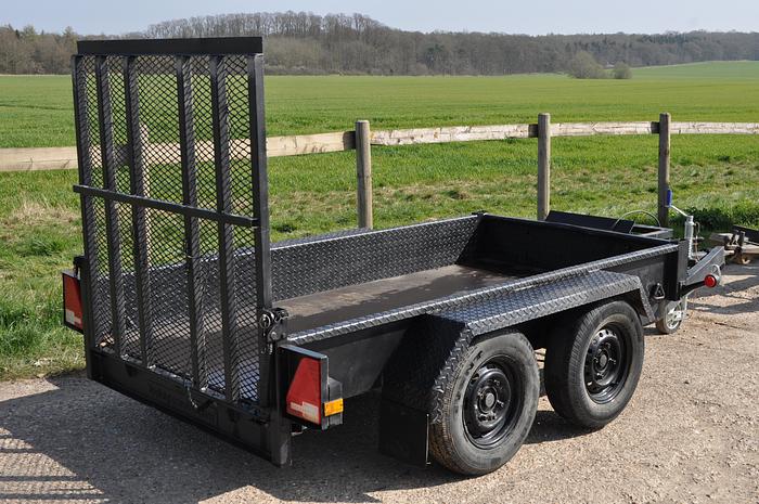 Used INDESPENSION 2.7 TONNE