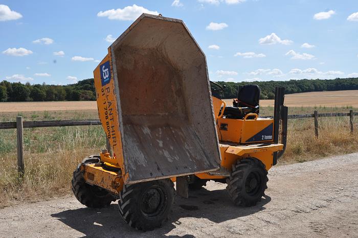 Used 2015 THWAITES 2 TONNE SWIVEL