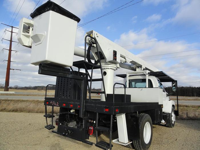 Used 2005 GMC / Altec TOPKICK C7500 / LRV55