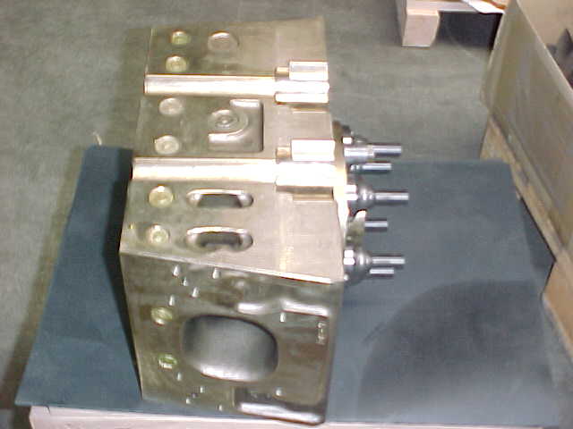 Used CYLINDER HEAD MTU MD 871 UM 1D