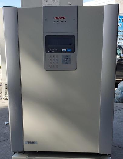 Used Sanyo MCO-19AIC (UV) CO2 Incubator