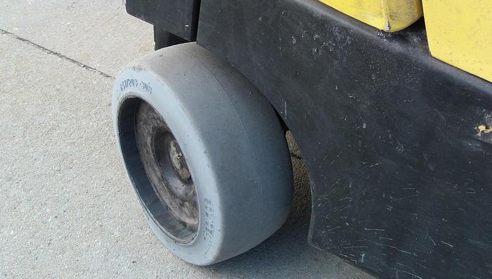 Used 12,000 POUND HYSTER MODEL S120FTPRS LOW MAST ROLL CLAMP FORKLIFT 2018