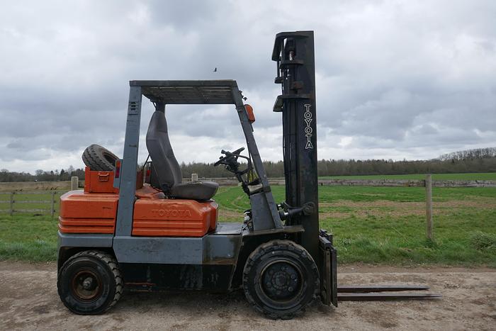 Used 1994 TOYOTA 02-5FD30