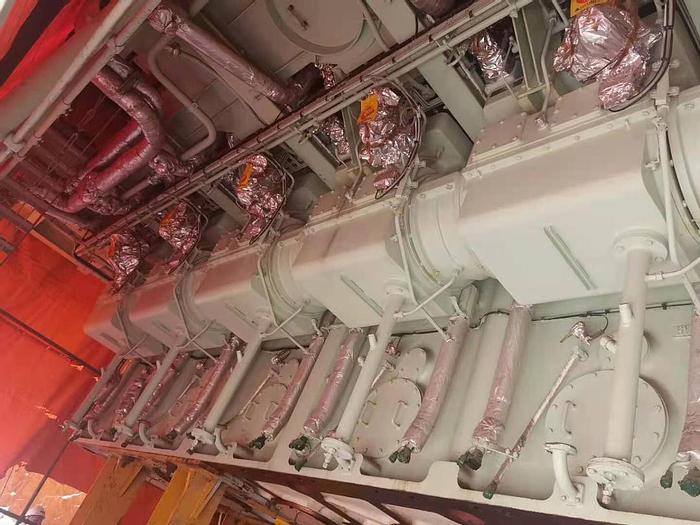 Hyundai-MAN B&W 6L70MC unused marine engines x 2 units built year 2007