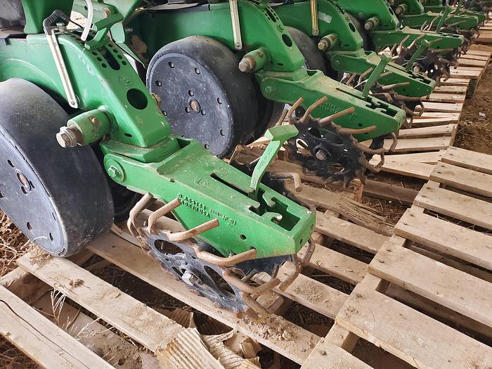 Used 12R22 John Deere 1730 MaxEmerge Plus Planter w/ Precision Meters