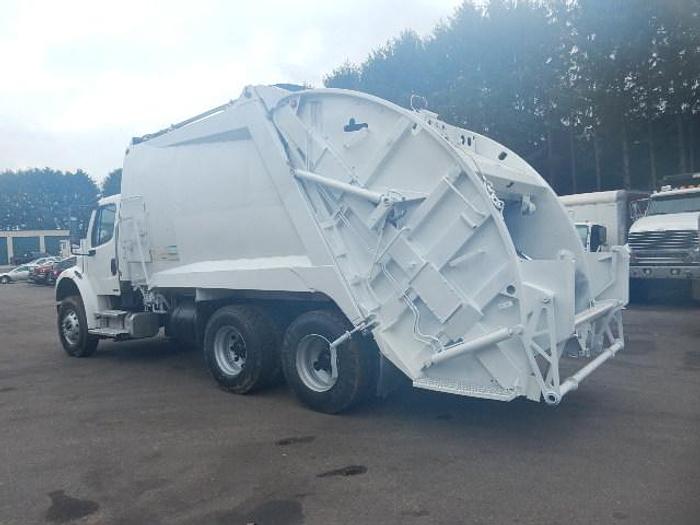 Used 2009 Freightliner M2-106