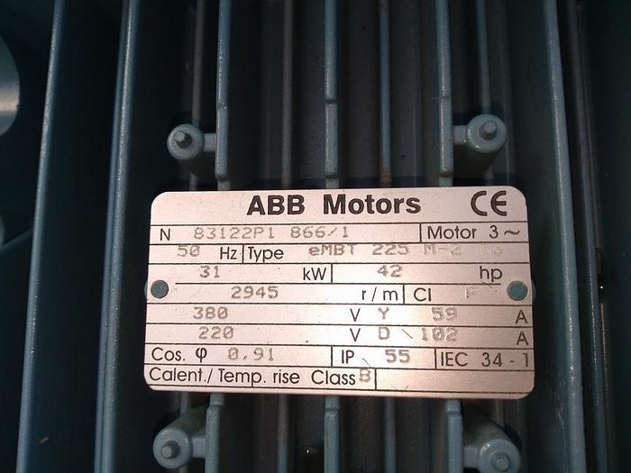 Explosionsgeschützter Asychnron Drehstrommotor eMBT 225 M-2, EE x eIIT 3, ABB, 31 KW, neuwertig
