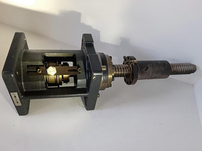 Kugelgewindetrieb mit Motorglocke, Lagerung und Kupplung, D50x680mm, , neuwertig