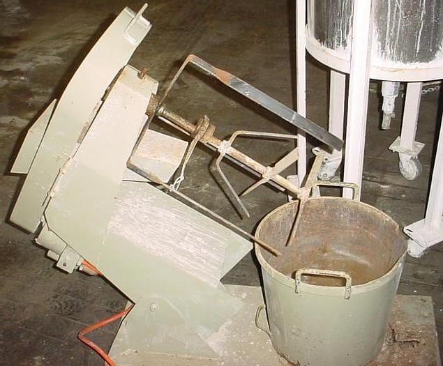 Used 5 GALLON (18 LITER) BLACK BROTHERS MIXER – C/S – 0.5 HP – #6309