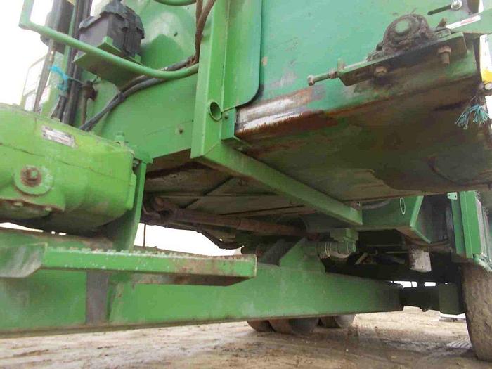 Used Loewen 1402 Vertical Feed Mixer