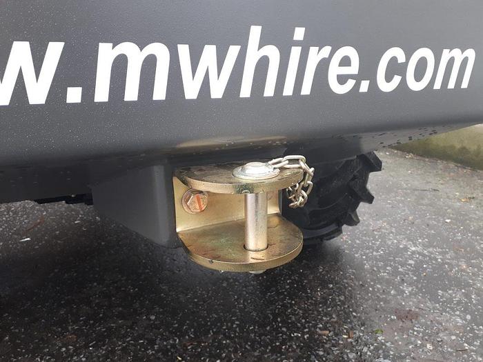 Used 2 TONNE SWIVEL