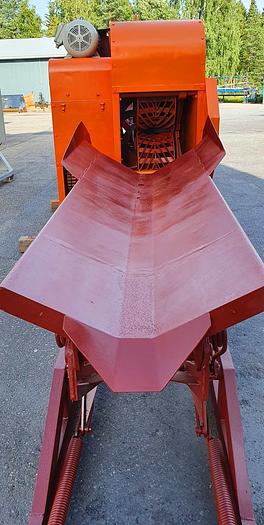 Refurbished Valonkone VK26 debarking machine