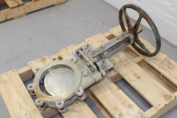 Used Davis Valve Co. 8" Hand Operated Knife Gate Valve #44025