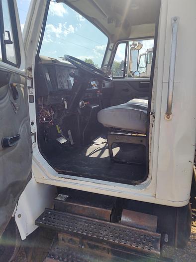 Used 2001 INTERNATIONAL 4700