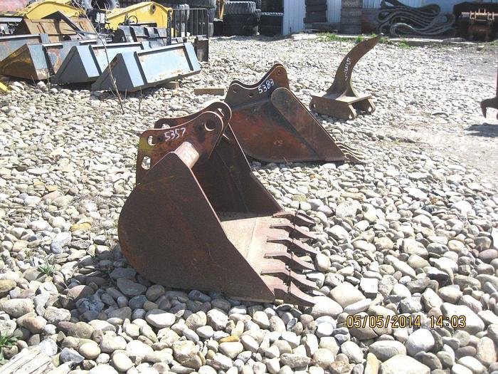 Used 36" Bucket w/ 6 Teeth, 2.25"& 2" Pin Size, 8 1/8 Face Spread, 12" Center Pin ...