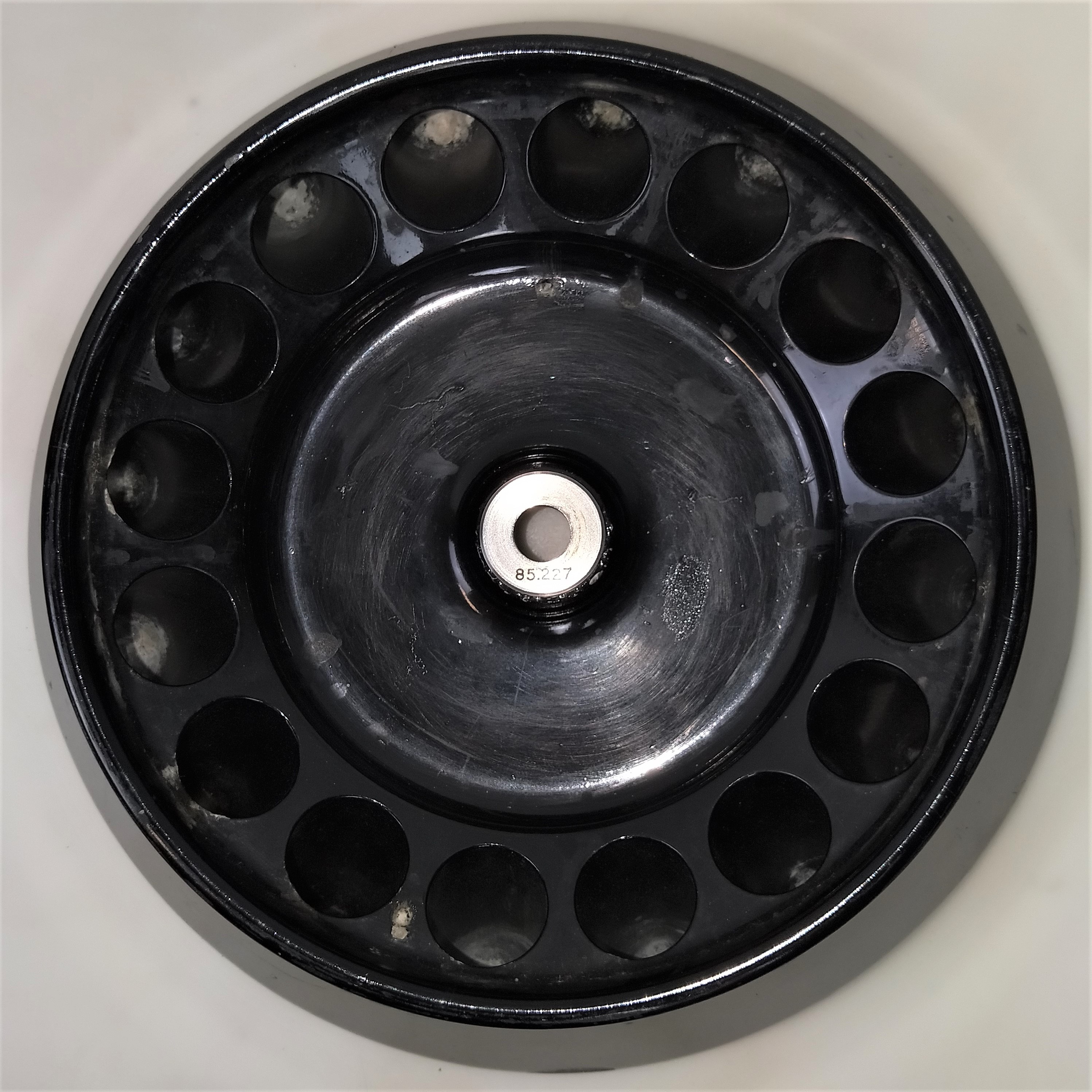 Used Beckman 85.277 Fixed-Angle Centrifuge Rotor - 16 x 50mL