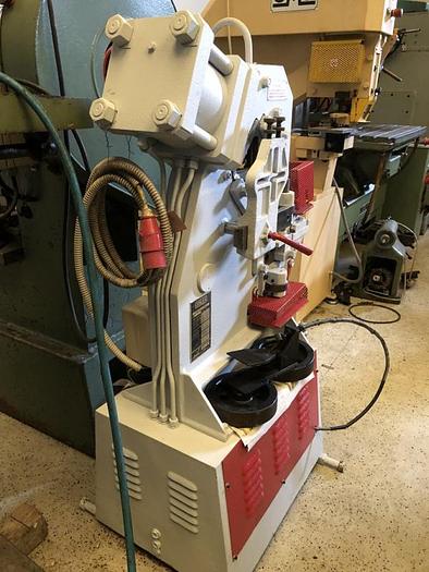 Usato PUNZONATRICE N° 2 OMERA IDRAULICA MAJOR HYDRO