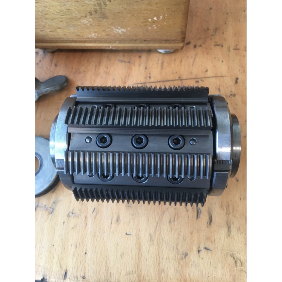 Usato Creatore usato in metallo duro -  Modulo 0,8  - Angolo di pressione 20°