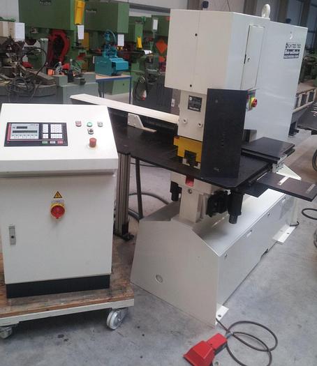 Gebraucht Lochstanze Mubea KLH 700 mit CNC-Tisch