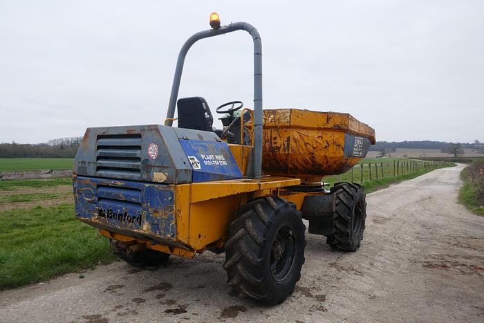 Used 2004 BENFORD 6 TONNE SWIVEL