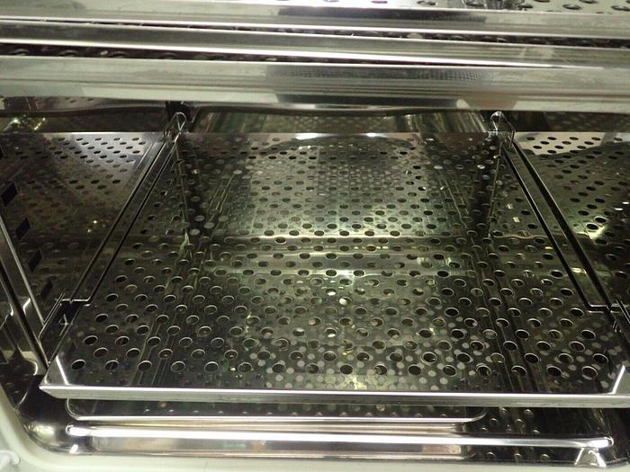 Used Sanyo Model MCO-17AIC CO2 Laboratory Incubator with Trays