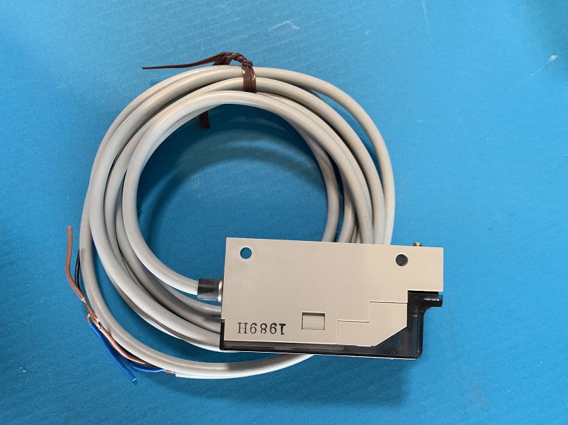 Used Omron Photoelectric Switch Amplifier E2C-JC4A